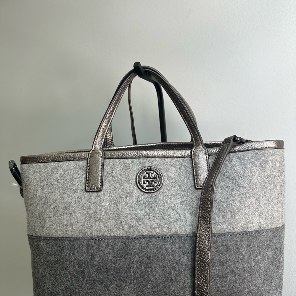 🦄🦄Tory Burch Felt and Metallic and Gray Tote - Picture 8 of 8